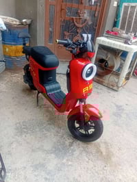 عندي دراجة لبيع عنوان جسر ديالى رقم 07712208585