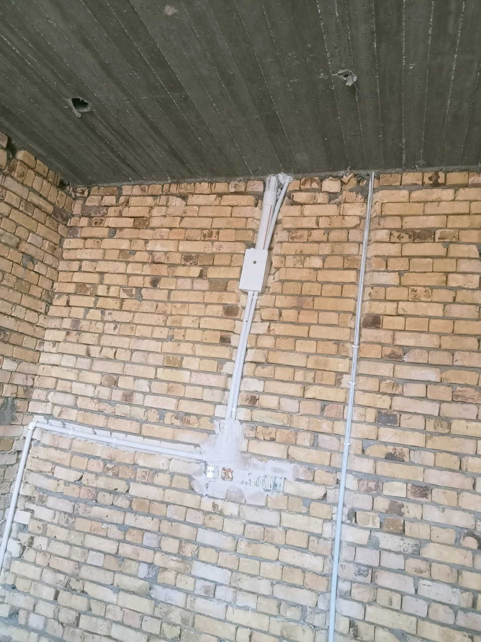 كهربائي متفرغ شغل حلو ومرتب
***********

