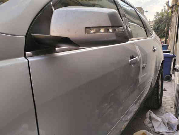 السلام عليكم 
ترافراس 2010
فول مواصفات كشنات منفصلة VIP سياحي 7راكب 
صندوق كهربائي بلادي 
كامره حساسات بلادي 
كير ومكينه قبل شهر شادهن 
منظومة تبريد جديدة نقص فقط غاز 
رقم بغداد تحويل ثاني يوم 
السنوية ل27 
السعر 90 وبيه مجال 
العنوان بغداد مدينة الصدر 
***********
