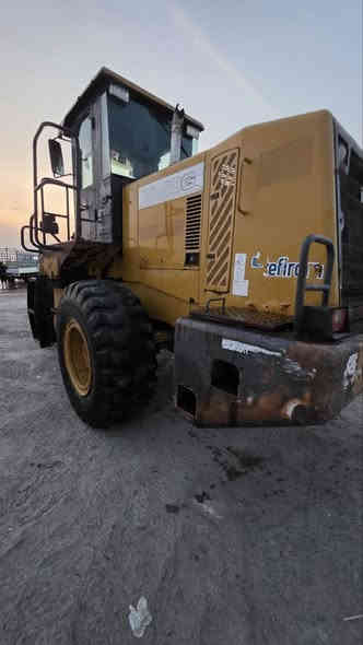 السلام عليكم شفل للبيع زت يل حجم 40موديل 2014 رقم بصره جاهز لعمل العنوان بصره قرنه لستفسار عل رقم***********
