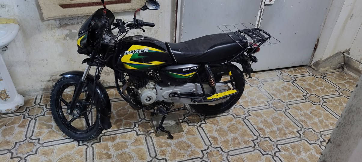 السلام عليكم شباب دراجة موديل 19 رقم وسنوية انگليزي بسمي دراجة نضيفة خير من الله احلى من الصور السعر مليون ونص وبيها مجال قليل اتصل وتدلل ***********
