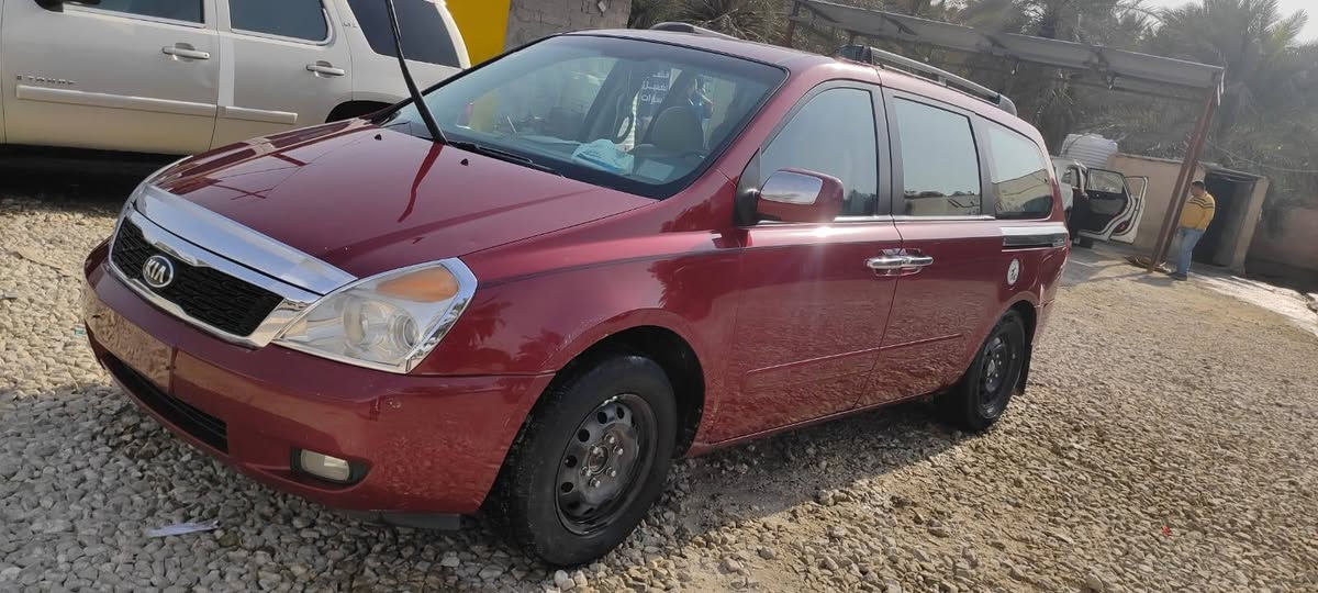 السلام عليكم
كيا سيدونا موديل2008 رقم بغداد انكليزي باسمي مكانها سماوه
 بيه منظومه غاز ⛽ بيه جاملغ امامي تبديل وصبغ جاملغ خلفي 
سعر 140 وبيه مجال للاستفسار اكثر الاتصال
***********
