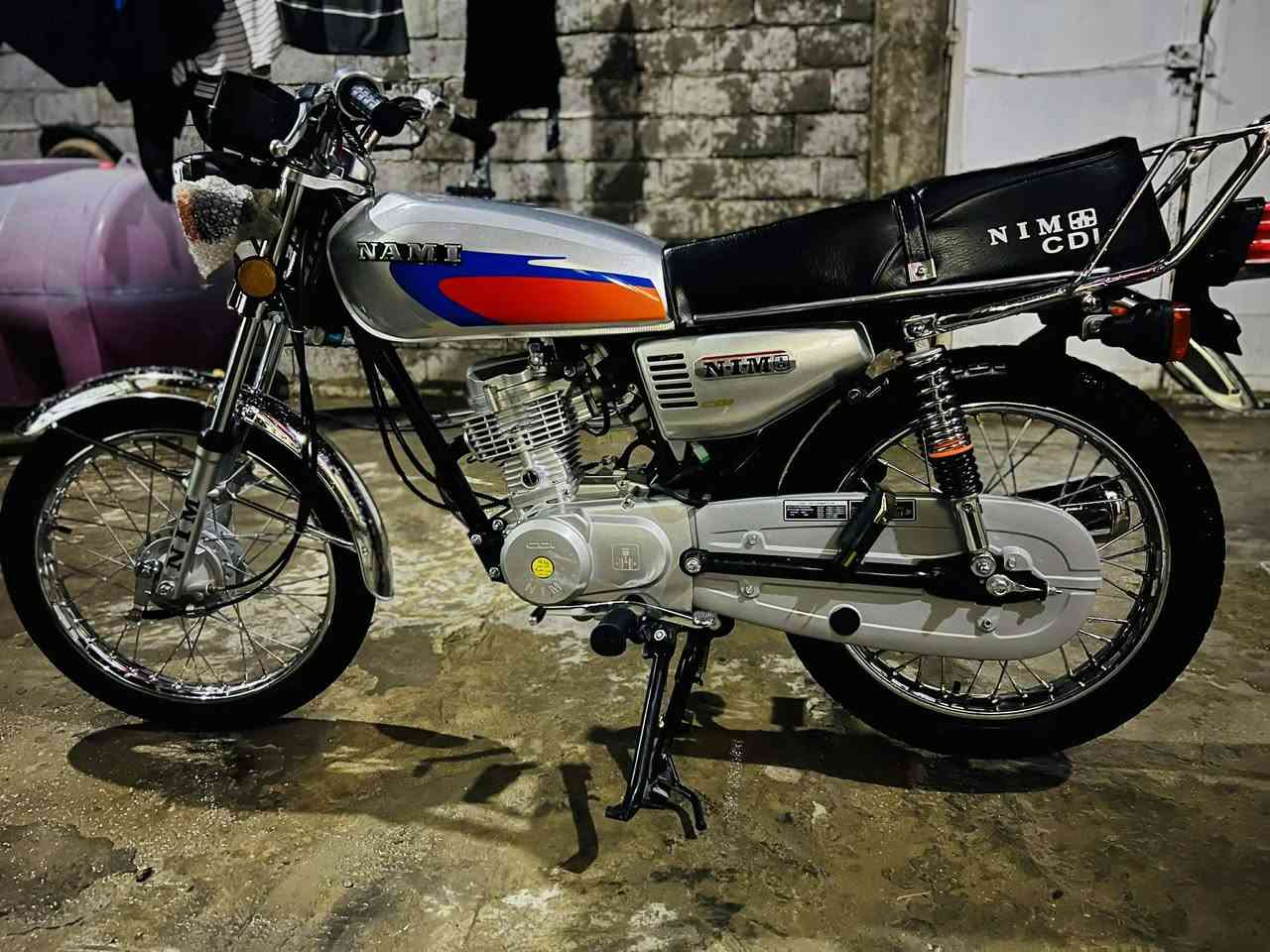 سلام عليكم نامه امتياز موديل ٢٥ صارله ٣ اشهر من طالعه من الوكيل ع ايدي وصل بسمي اوراق كامله الدراجه نقصه فقط صينيه مال الزنجيل السعر ب٦٥٠ وليه مجال قليل مكاني حله ابو غرق ***********
