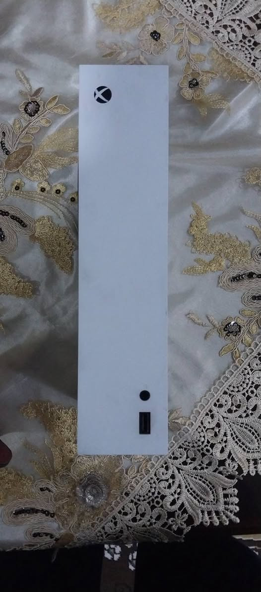 السلام. عليكم اكس بوكس  سيرس مستعمل نضيف درجة اولى s ٥١٢كيكا  أعلى فئة البلي يحتوي علة يدات ثنين يدة السيرس الشركة ويد كيم سير كير مغناطيسي وبطاريات ثنين و شاحنة للبطاريات وبي حسابات قوية كلش اول حساب يحتوي على حساب كراند محسنة وعادية  مهكرات وسيارات محذوفة ولفل عالي وحساب كود قوي شرط أسلحة تطوير وحساب بيس قوي 

السعر 570 وبي مجال 
للتواصل ***********
