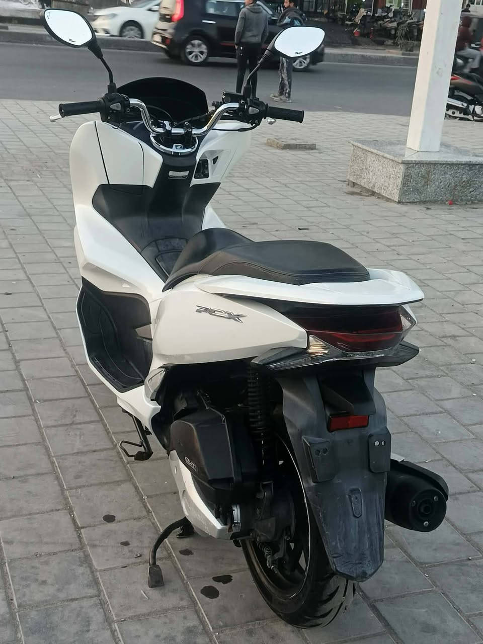 ؤسلام عليكم بي سي إكس جيل الثالث
مكفولة كفاله عامه ماشيه 16الف 
دراجه بحالت الوكالة نضافه 100
حساس زدحام ستان حساس
سكن بغداد حي النصر  ***********
