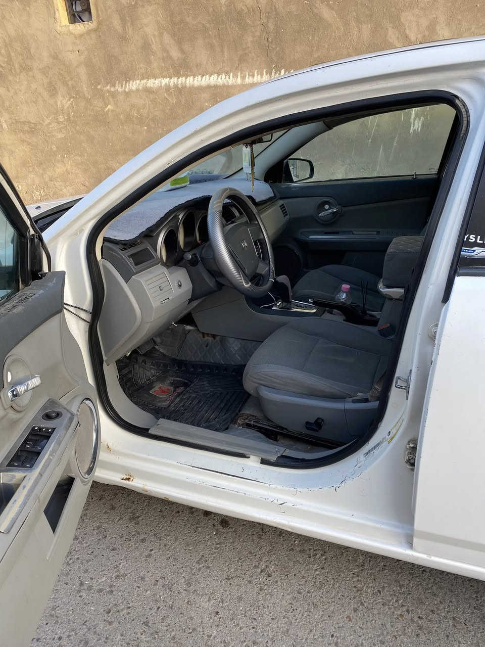 دوج أفنجر 2008 رقم كربلاء دولي سنويه 2026 مكان السيارة البصرة واكعه عليها سقيفة نص قمارة وجه معمرة السيارة مصبوغه عام بيها نواقص قليله دعاميات شيل وكطف تبريد ايخبل محرك 2400/ 4 كير محرك خير من الله سعر 50 وبيه مجال ***********
