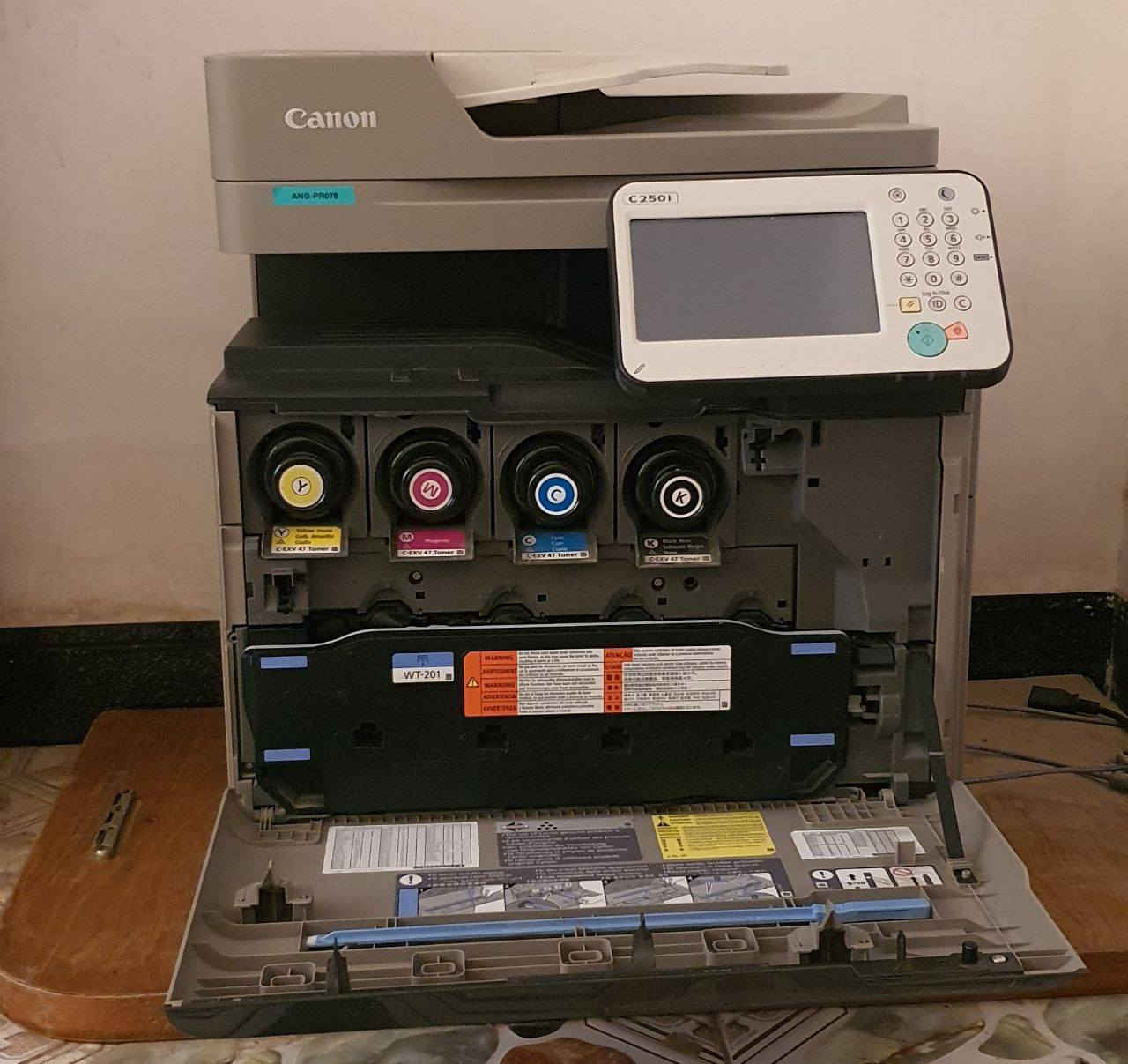 خلصان الحبر مالته فقط شرط الفحص سعر ٣٢٥وبيه مجال مكان بابل حي العسكري شارع ٣٠رقم ***********
