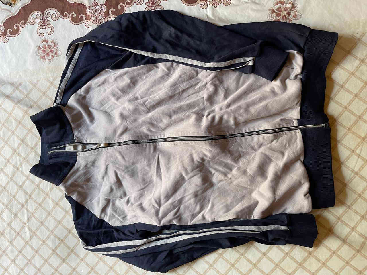 بالة اوربية نظيفة 100% رجالي ونسائي الجاكيت قطعة الفين دينار  وبقية قطع الف دينار  وجنط القطعة الفين كلهن ب10 واقل طلب 20 قطعة وتوصيل داخل الديوانية
للاتصال ***********
