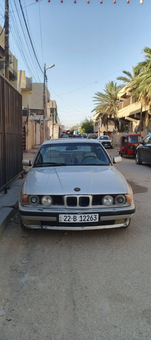 السلام عليكم بيئم للبيع1992 525مسكر رقم اربيل ب اسمي تحويل تخم تاير جديد حداديه جديده ادامه جديده بلكات نوزلات مجاول كله جديد لا تنقص لا تبخير ما نقصها اي شي دواخل ابيض جلد مكان بغداد حي البتول السعر 45 رقم الهاتف ***********
