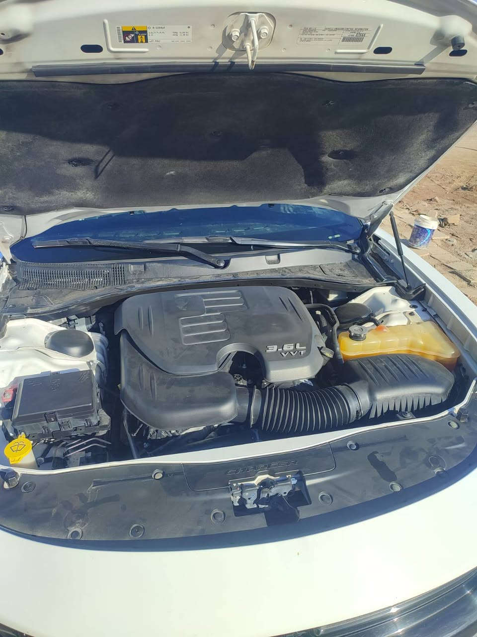 السلام عليكم جارجر للبيع موديل 17 سياره كفاله عامه ماشيه 68حقيقي مكان السياره بصره القرنه ***********
