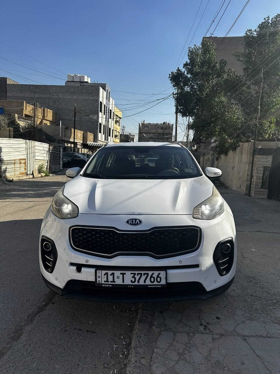 حياكم الله 
كيا سبورتج 
موديل 2017
خليجي بيه باب صبغ 
ماشية 🚶‍♀️ 170 الف
سيارة جديدة وجاهزة 
السعر 148 قفل 
وبالعافيه على ياخذها 
وبيه سونار حديث 
موبايل ***********
