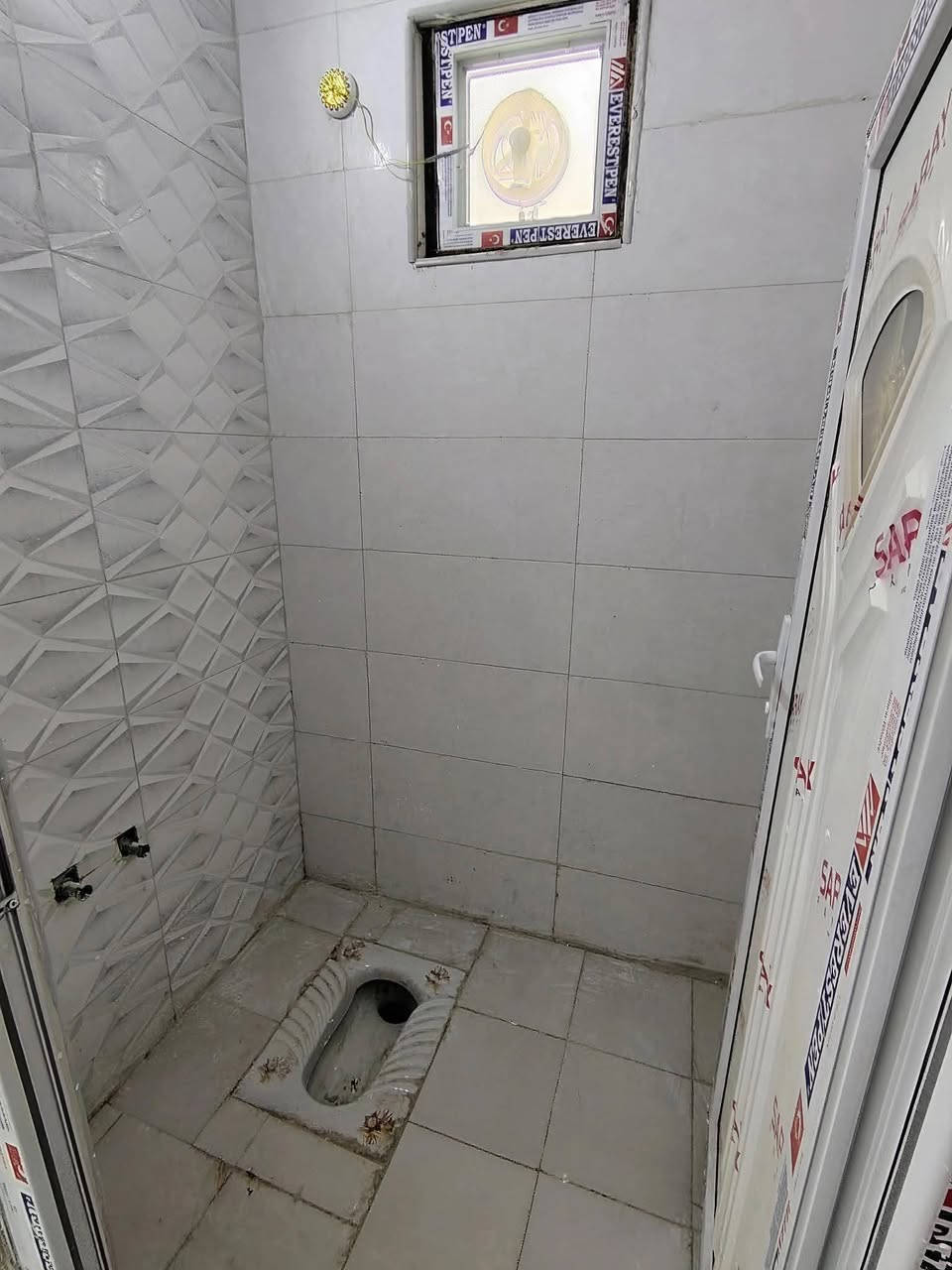 🏡دار لرهن لرهن بمساحه 50 متر 🏡
✅ #طابو_زراعي_سند_25_أقرار_محكمه

سعر الرهن 10ملاين )

الموقع: النجف شارع الصب عمود 327 #ألخط_ألاول

مواصفات البناء:

غرفة/ صالة معزولة/مطبخ معزول/ صحيات خارجية مكشوفة

بناء مرتب (أساس + سقف كونكريت + طابوك)

أرضية بورسلين أبو الـ 60

الخدمات:#بعد_عن_سوق_100م

ماء كهرباء مدارس سوق تبليط مولد

للاستفسار والاتصال:

***********
