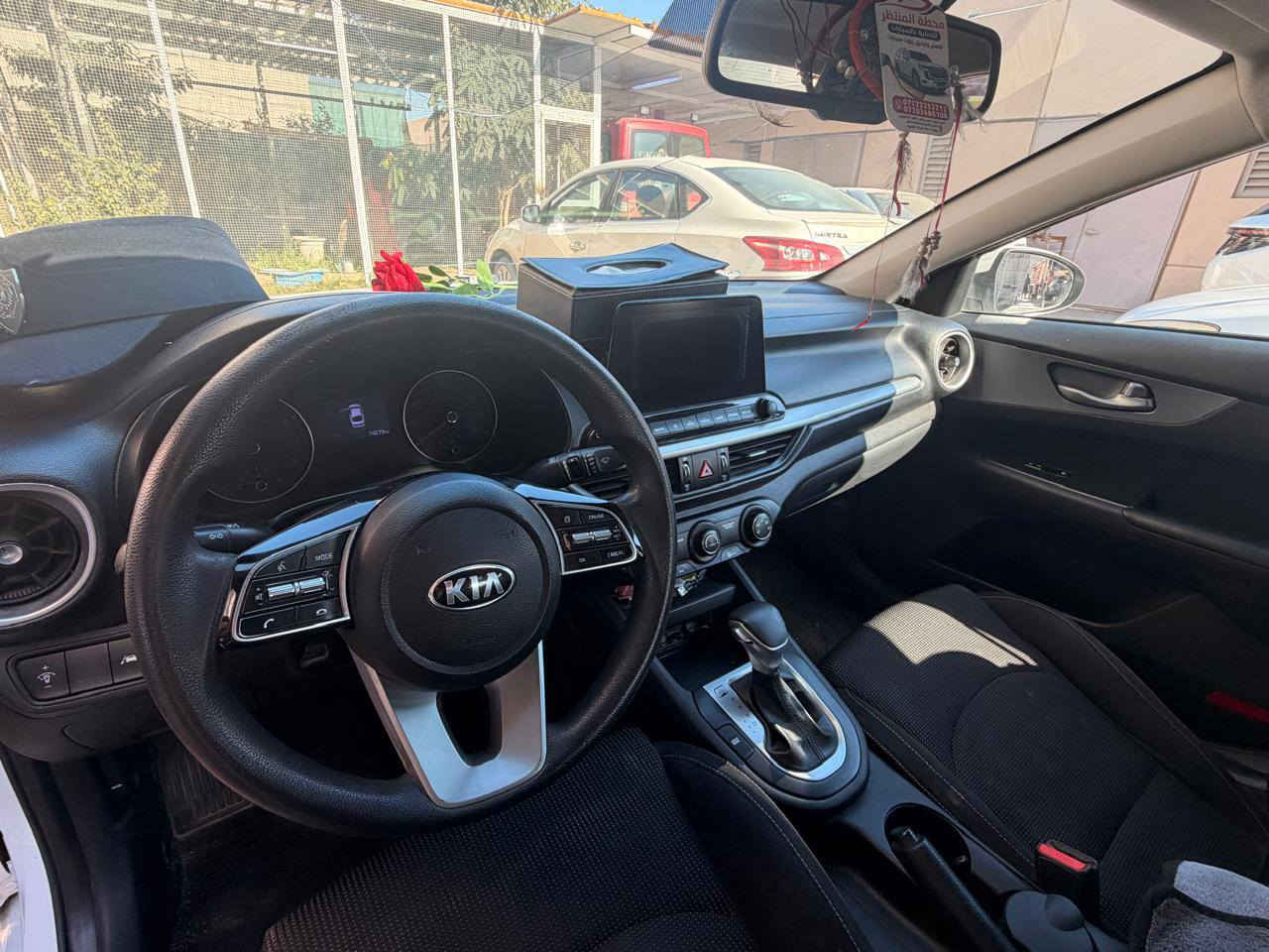 السلام عليكم من رخصة الادمن
كيا فورتي امريكي موديل 21 شمالي باسمنه
مكينه 2000دوش 
سياره حادثها بابتين صفحه السائق 
بيها ملاحظات بسيطه بالكشر
السعر 143ورقه بيها مجال سنويه 27تنتهي
مكاني بغداد مجمع بسماية
***********
