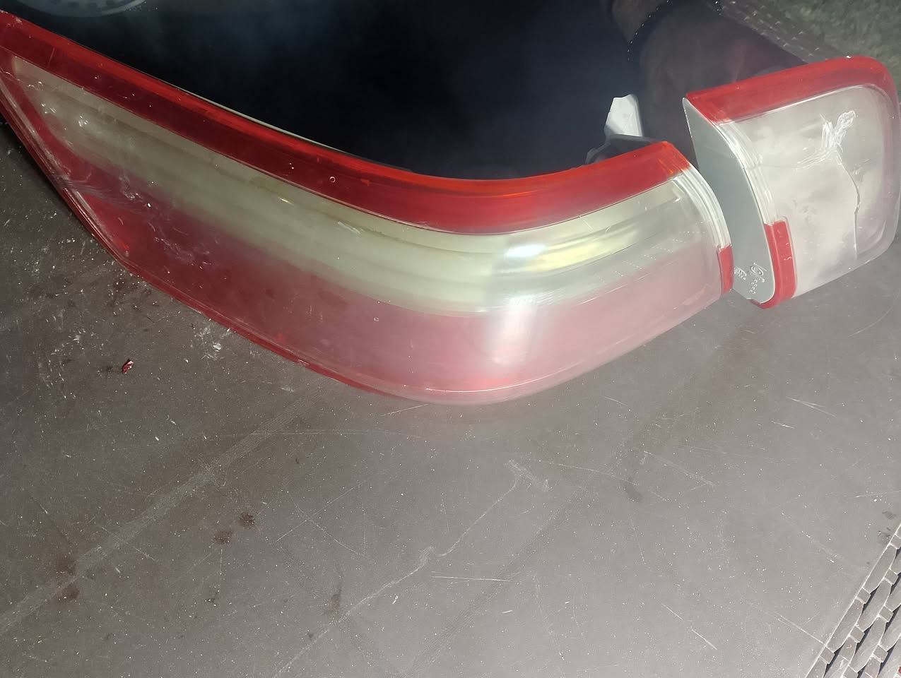 السلام عليكم بك لايت كامري 2009خليجي جهه اليسار
العامرية حي محامين ***********
