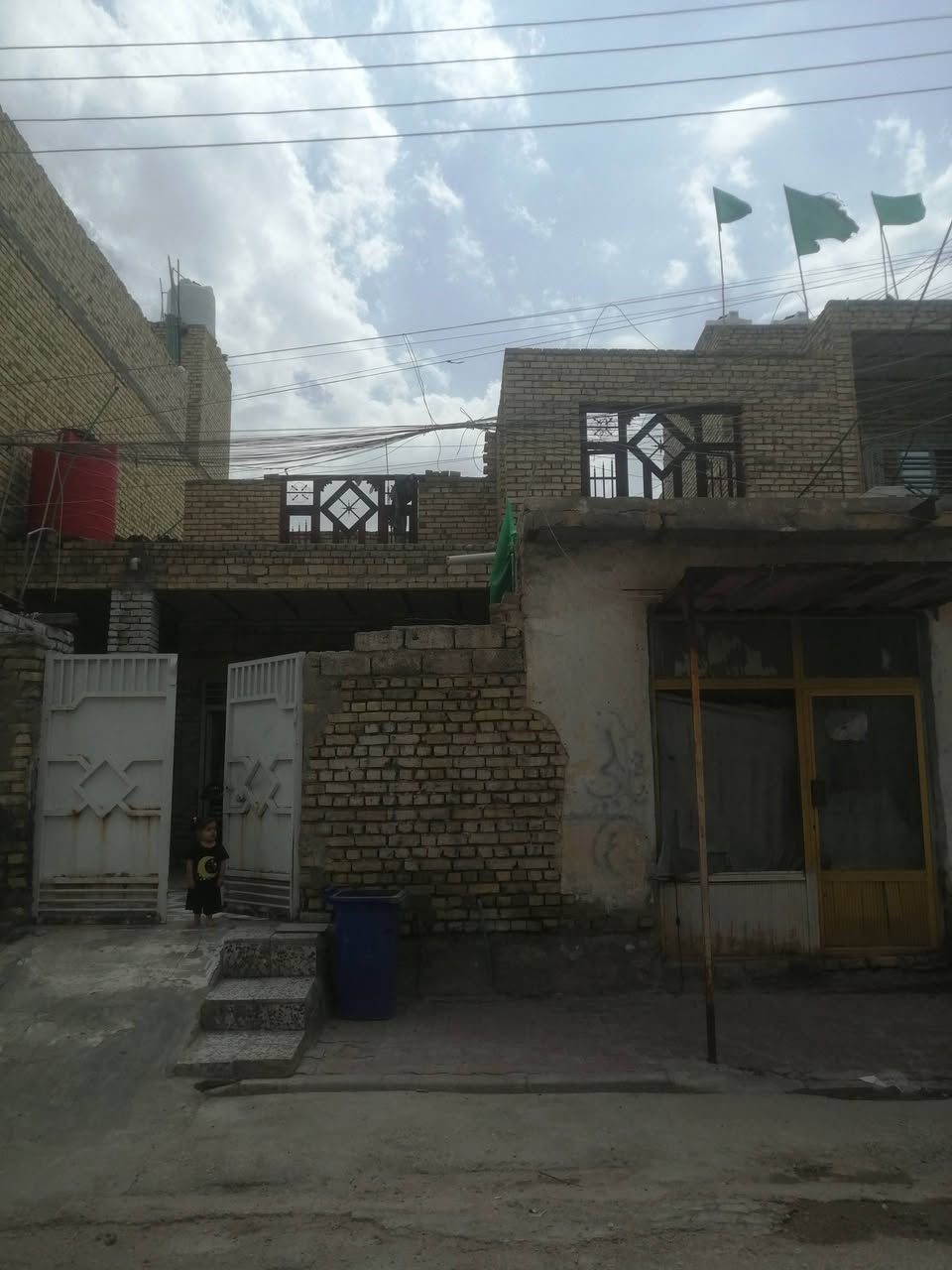 السلام عليكم.. بيت ٢٠٠ متر العنوان العرضات قرب كراج بغداد الموحد باب الدخول للبيع للاستفسار الاتصال على الرقم ***********
