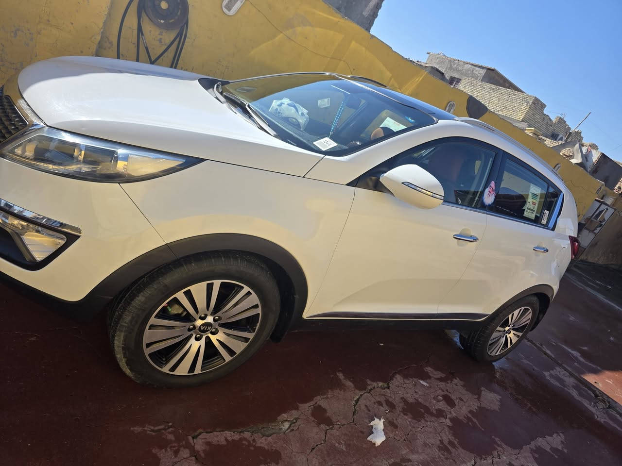 كيا سبورتج موديل 2015
خليجي بانو رامه شفط مري 
دوشمه عامه كشن ارضيه
الفين دوش   ماشيه 58الف حقيقي  مكفول كير ومكينه 
سياره نضيفه حيل بمعنه الكلمه مال بيت جناي 
تاخذه وتترحملي ربع مذب عليه ترايك الاخر العراق 
مكفوله من صبغ والتبديل  
سياره كله وضع شركه 
ما عدا بيه 5رصعات مال ضربه جاهل او حصو من شارع  كل وحده اقل من نص باكيت الجكاير  مكانات متفرقه 
مكحلات بايدي  عل بارد 
غير متواجد عل فيس 
***********
مكانه بغداد رقم بغداد باسمي
