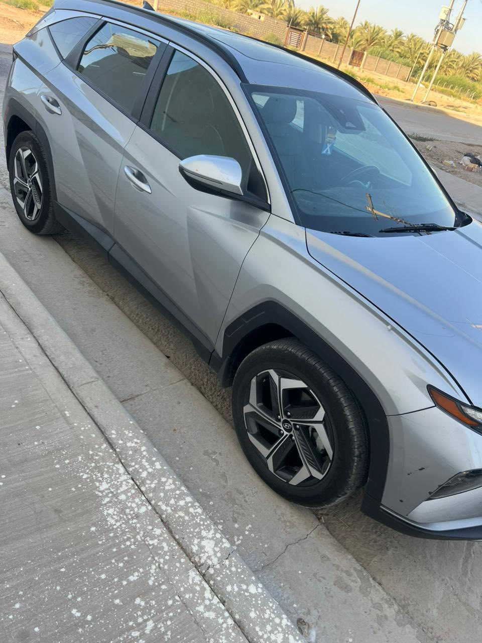 توسان موديل 2024
وارد امريكي فول مواصفات 
محرك 2500 
فتحه 
رادار امامي و جانبي 
حساسات خلفية
كشنات جلد 
كشنات تدفئة 
شاحن موبايل لاسلكي
جنطة كهرباء 
تشغيل عن بعد
سايد بريك كهرباء 
مانع انزلاق 
اوتو هولد
ابل كار بلاي
و باقي المواصفات المعروفة
السيارة ماشية  42 الف ميل 
صور الحادث بالمنشور البنيد صبغ فقط
مكان السيارة صويره 
السعر 175 وبيها مجال حك جيتك 
رقم صاحب سيارة ***********
