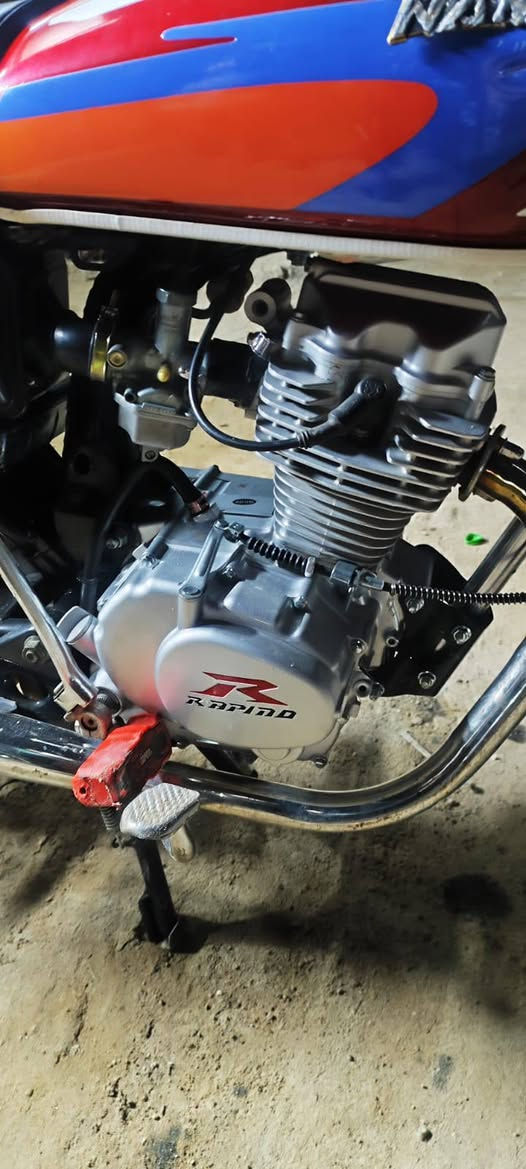 سلام عليكم شباب دراجه للبيع شاصي 18سكنر وتعمير 26محرك طياره كلش حلو دراجه أحله من صور بيه بس العلامه مال تانكي مضروبه سعر خاص خابرني وبيك خير ودلل مو شراي اخيك اطلع كبل ***********
