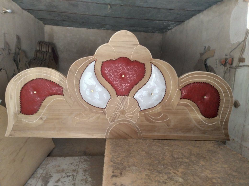 متوفر تاج جرباية غرف نوم جملة 
شغل عراقي 
مكاني الحلة 
***********
