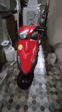 دراجه ماكس للبيع بلاديه صارلي شهر من نزلته من الرمبه ختم واحد ويه مكين...