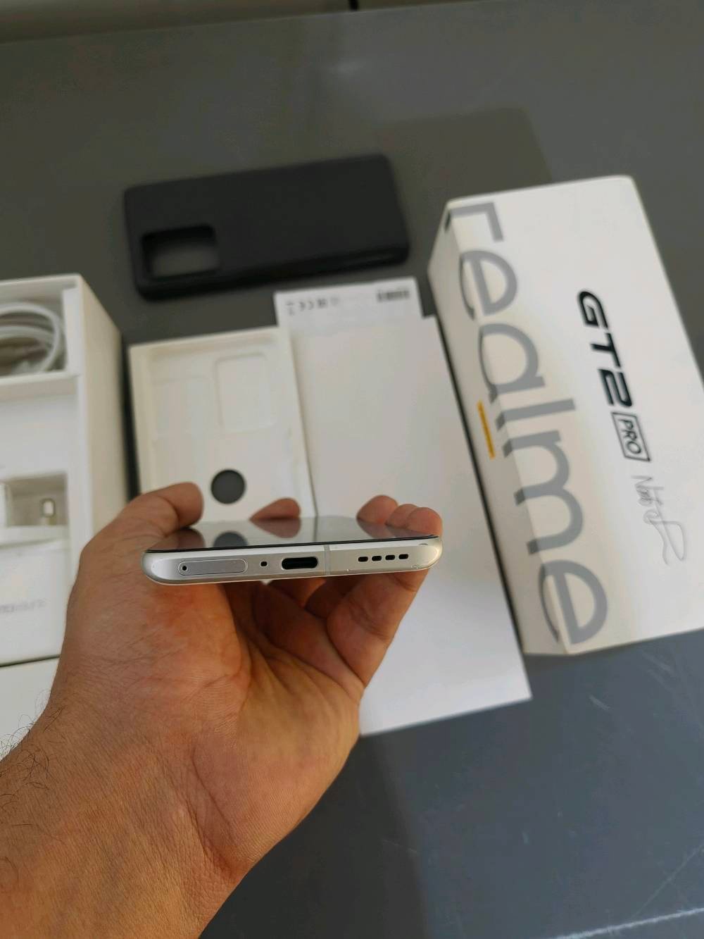 للبيع ريلمي gt 2 pro  نظافة 98% النسخة عالمية ذاكرة 256 مع كافة ملحقاته للبيع السعر 375 مجال جدا بسيط مكاني بغداد اي استفسار عالرقم *********** ماعندي توصيل