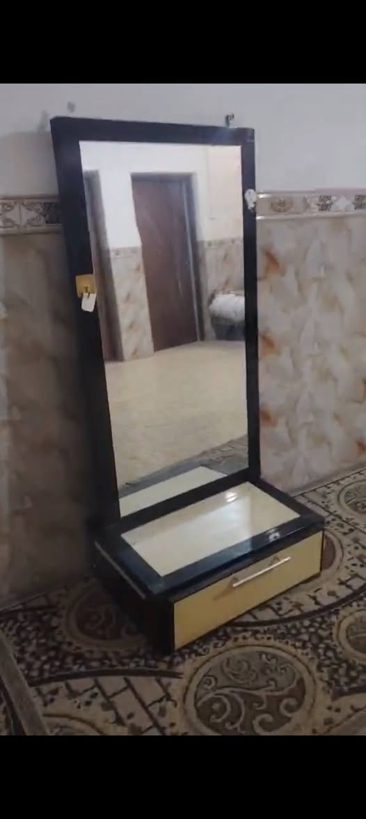بيع غراض حلاقه مستعمل  جديد ب٢٥٠ وبيهن مجال ***********
