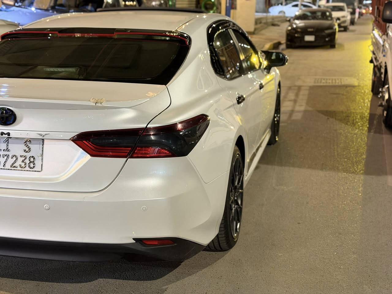 كامري موديل ٢٠٢٣ خليجي هايبرد
وكالة عبداللطيف جميل
ماشية ٢٥ الف كيلو
فول مواصفات 
حساسات امامي خلفي
سلايد روف 
كامره خلفية
تبريد قطعتين
برده خلفية كهرباء
نظام ترحيب  اناره داخلية
مري شفط
ويل trd 
بدي كت كامل 
كامره اماميه تسجيل 
بيها بارد مثل مموضح بالصوره
سونرها موجود
ومابيه اي نقص ثاني 
سعرها ٢٢الف وبيها مجال بسيط
وسونر موجود ايضا
بيها رصعات بسيطه عددهن ٤ 
بس ممبينه بالصور
***********
