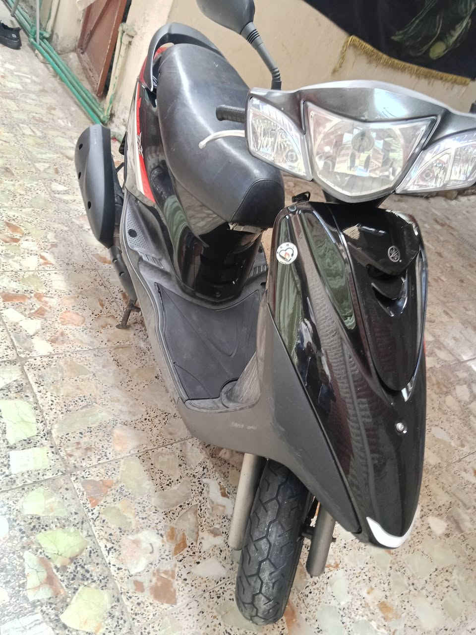 السلام عليكم
دراجة بغبغاء ياباني جديدة لوك 

سرعة 140 خطين نوزل اسلف اصلي 
كفراتها اصلية ومختمه ختم واحد مع محرك 
محرك ناعم ومكفول كفاله عامه وراقها ابسمي 
كهربابات عدادات كيجات دبلات كلها شغال 
الشراي يتصل ***********
شرط جيب فيتر وتعال فحص براحتك مكاني بغداد 
سعر تصل على خط لو واتساب متوفر
