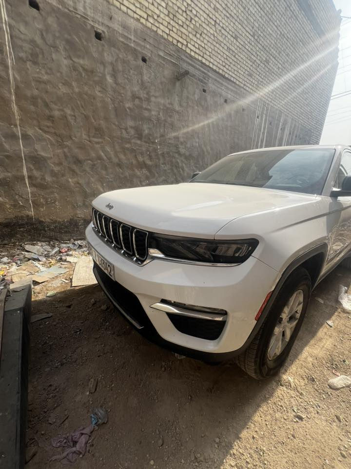 لسلام عليكم جيب لاريدو لمتد
مديل 23 ورارد مريكي بيهة ربع جاملغ بارد وبيهة نص اباب سايق معجون من مريكة سيارة نص فول سيارة نضيفة بمعنة كلمة 
ستة سلندر 3600 رقم بغداد تحويل مباشر 
اسعر راسني خاص الرقم***********
اعنوان الدورة الستفسار
