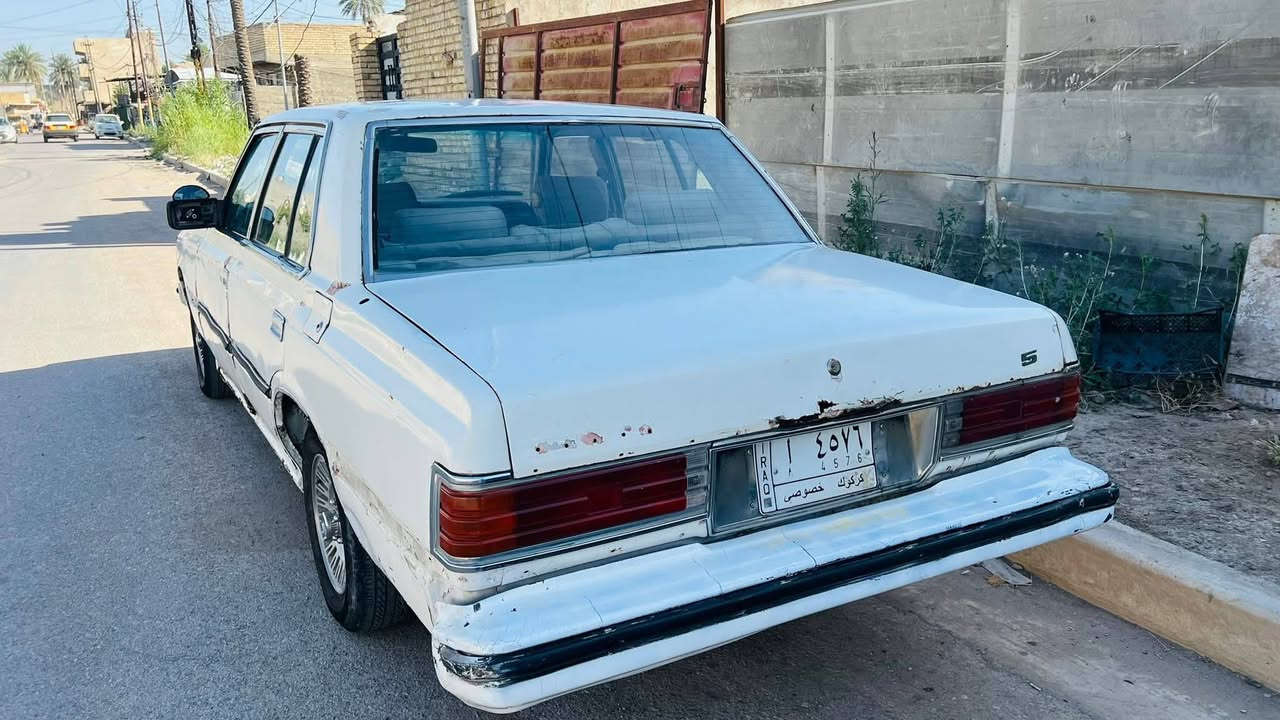 السلام عليكم سياره سوبر للبيع نظيفه رقم سنويه جاهزات السياره بيها طقات خفيفه السعر 18 قويه مكاني البصره ***********
