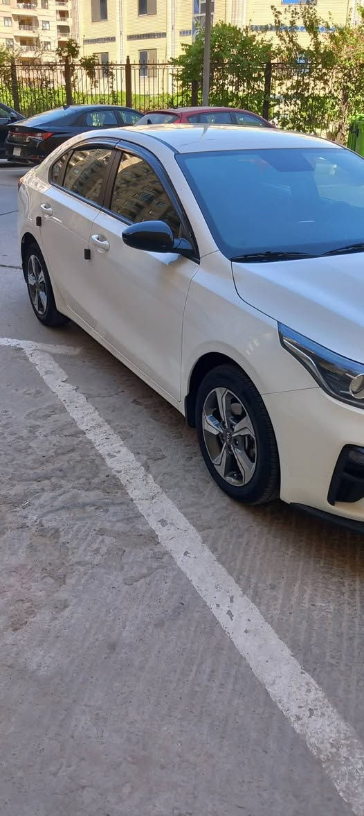 السلام عليكم كيا سيراتو خليجي موديل  2020 رقم اربيل للبيع او مراوس حسب القناعه  السياره مكفوله من الصبغ وتبديل فقط بيه بارد  بلصندوق وشويه بلحوض كلش بسيط السياره جديده مابيه اي نقص ماشيه 155 وباقي التفاصيل اتصل وتدلل ***********  مكاني بغداد السعر 150 وبيه مجال
