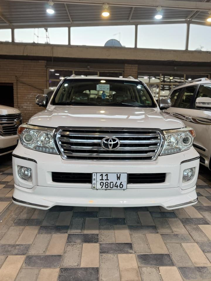 للبيع لاندكروز موديل ٢٠١٤ مكفوله من صبغ وتبديل وبارد مكانين بي دي ار زغار جداً ممبينات ابد السياره جديده كلش رقم بغداد تحويل ثاني يوم وجاهزه وتخم تاير جديد 

السعر ٣٩٠ وبيهه مجال بسيط للشراي 
***********
