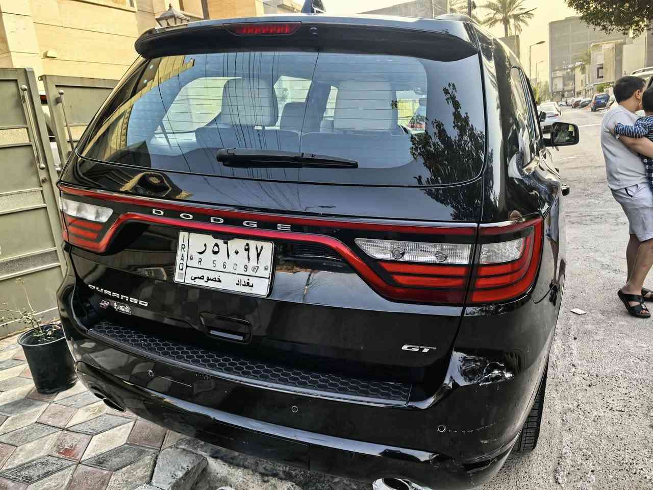 السلام عليكم
دوج دورنكو 2019 للبيع 
فول مواصفات GT خليجي  مكفوله
وكالة هارلم
مواصفاتها //
فتحه سقف 
تشغيل عن بعد
صندوق كهربائي 
كشنات كهربائيه 
تدفئه ستيرن وكشنات اربعه 
حساسات خلفيه 
توقف ذاتي عن الرجوع 
نظام ايكو و نظام سبورت
هواي مواصفات....
ماشيه 120 الف كيلو متر حقيقي 
السعر 270 وبيه مجال
عنوان // بغداد زيونه
 ***********
