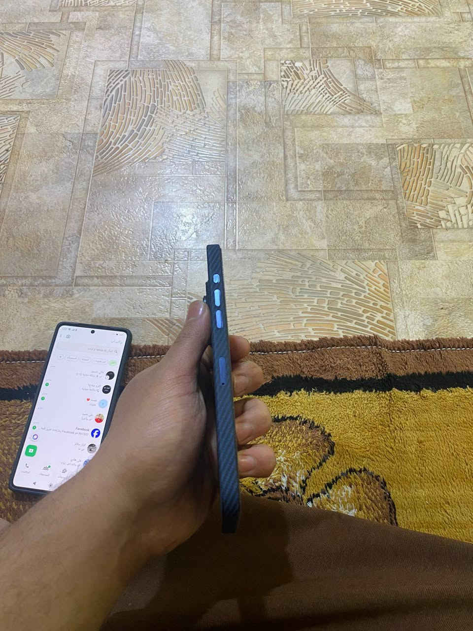 فقط بيع ايفون 15 برو ماكس جهاز نضيف بس ضهر مكسور بطاريه 89 جهاز شرق أوسط مكان الكرمه ***********
