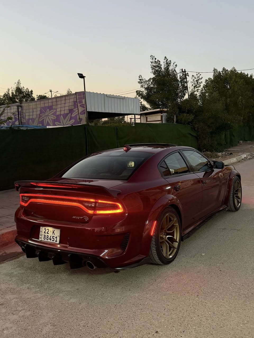 نوع السيارة : جارجر سكات باك ( وايد بدي اصل ) 🔥
سنة الصنع :  2021 

المسافة المقطوعة : 39 الف ميل

موقع السيارة 📍: ( بغداد )

رقم هاتف صاحب السيارة :  
***********

حجم المحرك ⚙️ : 6400 / V8

ناقل الحركة ⚙️ : اوتو / 8 نمر

لون السيارة :  كرزي ( مميز ) 🍒

المواصفات فووول :

- - سلايد روف ( فتحة سقف ) 
- - شاشة كبيرة كار بلي 
- - كاميرا 
- - حساس خلفي
- - رادار جانبي ( نقطة العمياء ) 
- - تشغيل عن بعد
- - اويل كاج كان
- ⁠-دواخل كاربون فايبر
- - كشنات كنتارا ( حضن ) 
- - تدفئة وتبريد كشنات 
- - سستم سماعات الباين 
- - شيفتات ستيرن
- - سبورت مود + تراك 
- - ويل 20 
- - فجوج بريك بريمبو
- 
- السياره عليها برمجة و تفريغ وولف حماوة ريسنك

————————————————-
رقم السيارة : اربيل الجديد
( باسمي ) / تحويل مباشر ✅

حالة السيارة : وارد امريكي ( جاملغ بنيد )
