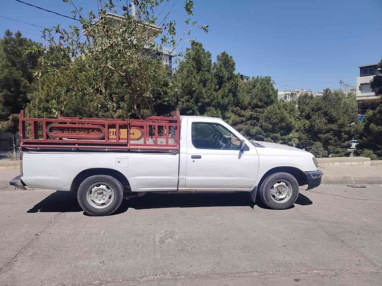 نیسان 2002 تەبرید ساردوو کەرم لەسەر سویچ پاوەر نییە سێ پارچەی پێشەوەی رەشە بێ ناوگرتن بۆیاخی هەیە پەلە پەڵە بەس من بەعام دەیفرۆشم و سەقفو شانی بۆیاخ نییە تایەی تازەیە پێشی تازە داگیراوە کلاج عەینەی سێ ڕۆژە بۆم بەستووە بە شەرتی گێڕ و مەکینە و ئەکسل
ئەمە ژمارەی خاوەنێتی هەر بەڕێزێک مشتەریە تەلەفۆنی بۆ بکات لە سەید سادقە لە گەڵ ڕێزما

***********
*********** حلبجة, السليمانية
