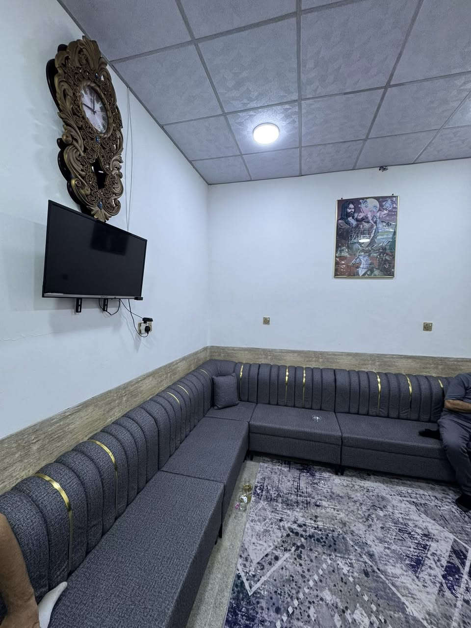 بيت مساحه 100 مربع 10/10 هاذ لبيت كلش موقع  بشط العرب منطقه ريان قرب بانزين خانه 500متر ع سايدات 4  كلش غريب وع شارع عام 150متر   البيت عكاده بناء شخصي مشتغله  سكف شغل كله عدل نطكه ماي ماتبقه  مجاري ع نهر لبيت ناقصه بس سراميك مطبخ غرفه نوم 4+4 ديوانيه مطبخ وصاله وحمامات ملك صرف زراعي سعره (40) وبي مجال منطقه راقيه سعره سعر قطعه مكان كلش حلو وغريب الافتفسار اكثر اتصل  ***********
