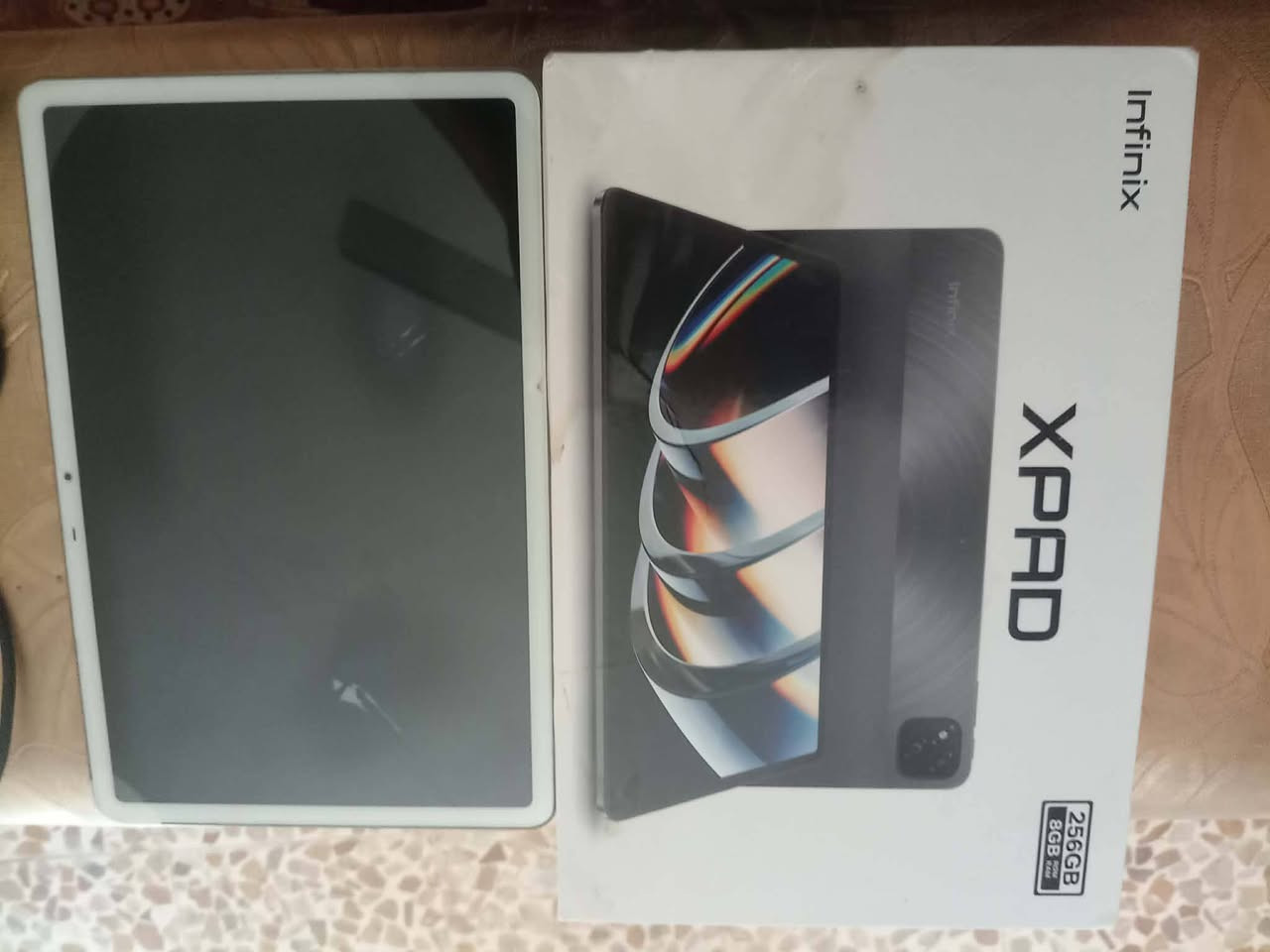ﺍﻳﺒﺎﺩ INFINIX XPAD ﻟﻠﺒﻴﻊ

ﺍﻟﻤﻮﺍﺻﻔﺎﺕ 

1- الشاشة: 11 إنج IPS LCD
2- الدقة: 1920×1200 (FHD+)
3 - معدل التحديث: 90Hz
4- المعالج: MediaTek Helio G99 (قوي بالنسبة لسعره)
5- كرت الشاشة: Mali-G57 MC2
6- الرام:  8GB
7 -التخزين:  256GB
8- يدعم كارت ذاكرة microSD
9- الكاميرا الخلفية: 8MP
10- الكاميرا الأمامية: 8MP
11- البطارية: 7000mAh
12- الشحن: 18W
13- النظام: Android 14
14- السماعات: 4 سماعات ستيريو
15- منفذ سماعات 3.5mm موجود
16- يدعم 4G في بعض النسخ وشريحة اتصال Nano SIM. �
موبي 5G +١
17- مستعمل 5 اشهر تقريباً 
نضافه مبينه بل صوره جهاز نضيف سبب بيع مجتاج فلوسه ملحقاته كامله 

1- كيبل اصلي و شاحنه مالت ايباد شاومي  او شاحنه اصليه مالت جهاز انت بكيفك 
2- كارتونه جهاز  

ببجي 60 فريم ثابت ويشغل كل العاب وبارمج مونتاج 

السعر 245 الف بي مجال حك جيه مكاني موصل جانب الايسر زيونه
الي يشتري يجي خاص .


**إذا كنت صاحب هذا الإعلان وتريد حذفه لأي سبب، رجاءا أرسل رسالة إلى الدعم الفني**