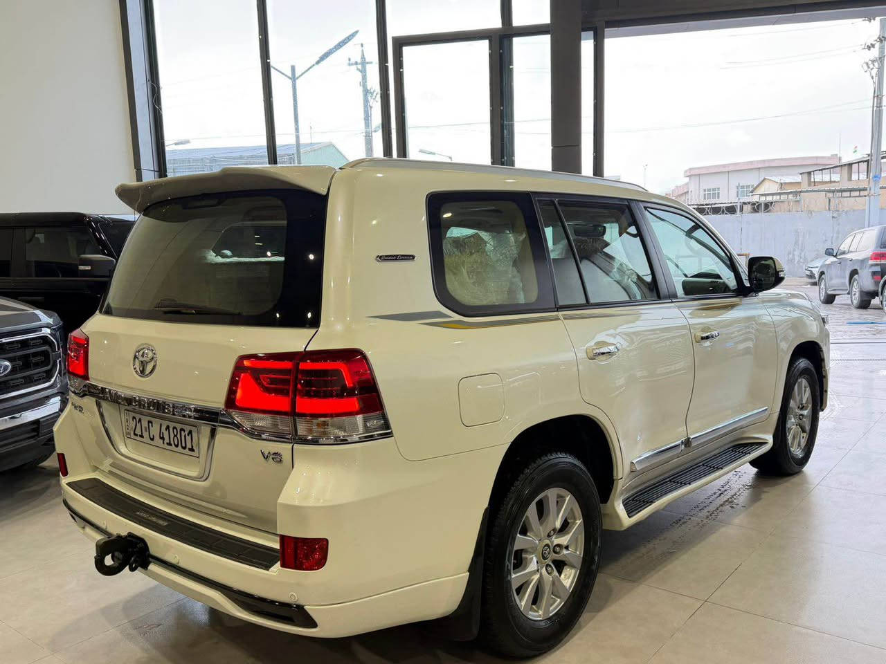 لاند کروزیر 
2017 
GXR 
V6 
كفالة عامه
سعر ٤٥٥$ 🔥 

بدون صبوغ 
رەقم سەنەوی جدید ب اسمی  
مکان اربیل 
***********
*********** أربيل, العراق
