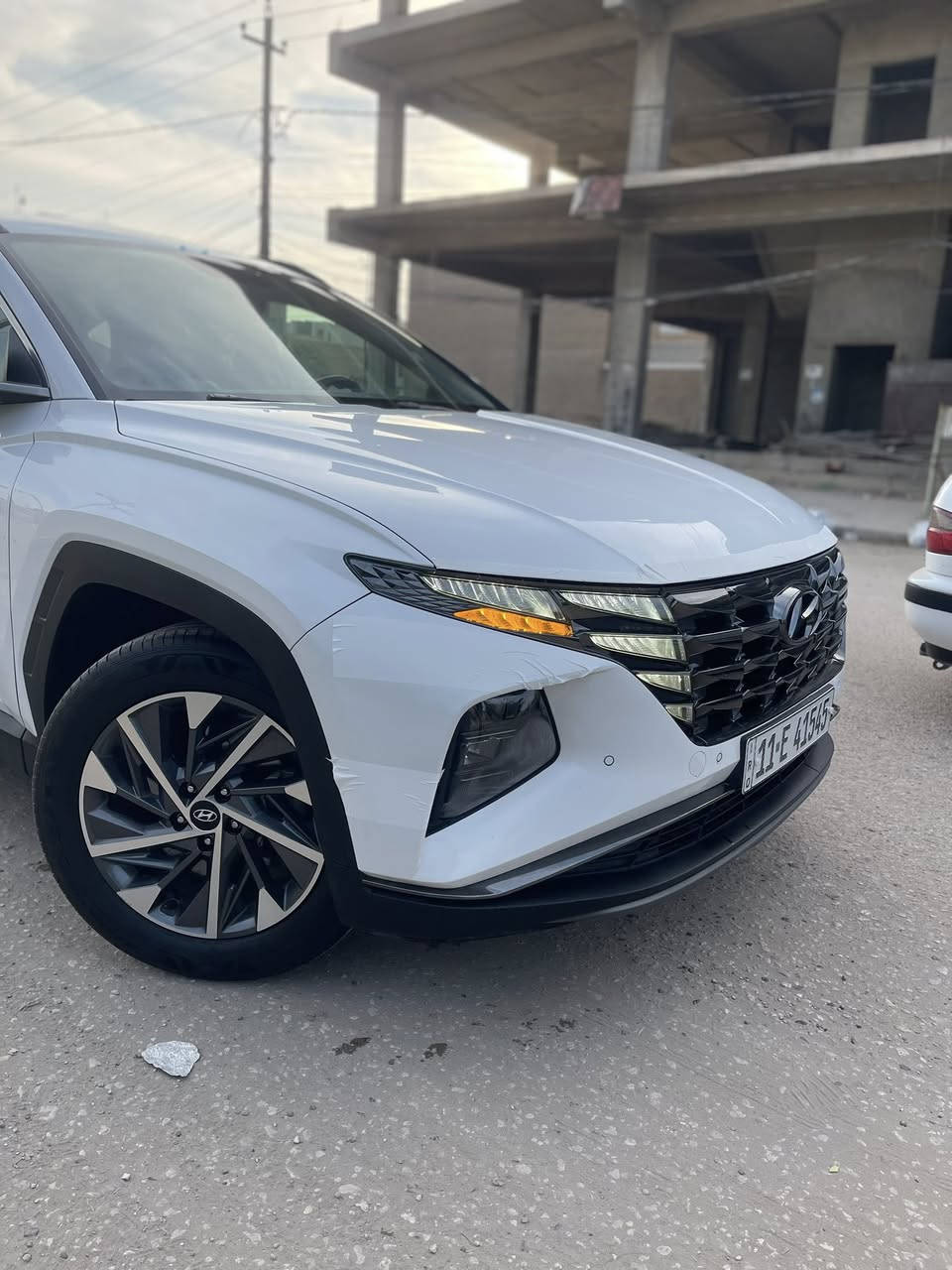 السلام عليكم
للبيع أو المراوس 

توكسان           موديل                   2024 

السعر 213 وبيها مجال للطيبين 

فول مواصفات 

المواصفات 

بصمة 

ترحيب 

كامرة دوارة 

نفكيشن 

داخل ابيض 

تشغيل عن بعد  

مري شفط 

شاشة إلكترونية 

عداد دجتل 

لد نهاري 

كشاف ضباب 

بردات خلفية 

كراسي كهرباء 

حساس امامي 

حساس خلفي 

سايد بريك بصمة 

وباقي المواصفات المعروفة 

السيارة كفالة من الصبغ والتبديل

 عد بارد مكان واحد كد شبر فقط 

رقم بغداد بسمي سنوية لل 2030 رقم دولي 

مكاني النجف 

***********
