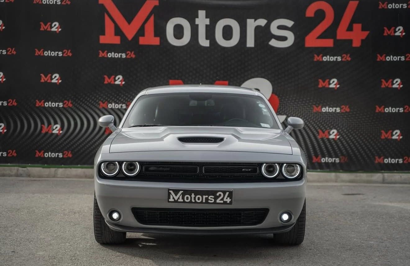 جالنجر GT PLUS 2021 

كشنات كنتارا 
‎كشنات هيتر وتبريد 
سماعات هارمن گاردن 
دشبول جلد 
شاشه كبيره
لانج كنترول 
نظام القياده سبورت وانظمه سوبر تراك 

جاملغ النفر فقط مبخوخ 

مكان دهوك 

***********
