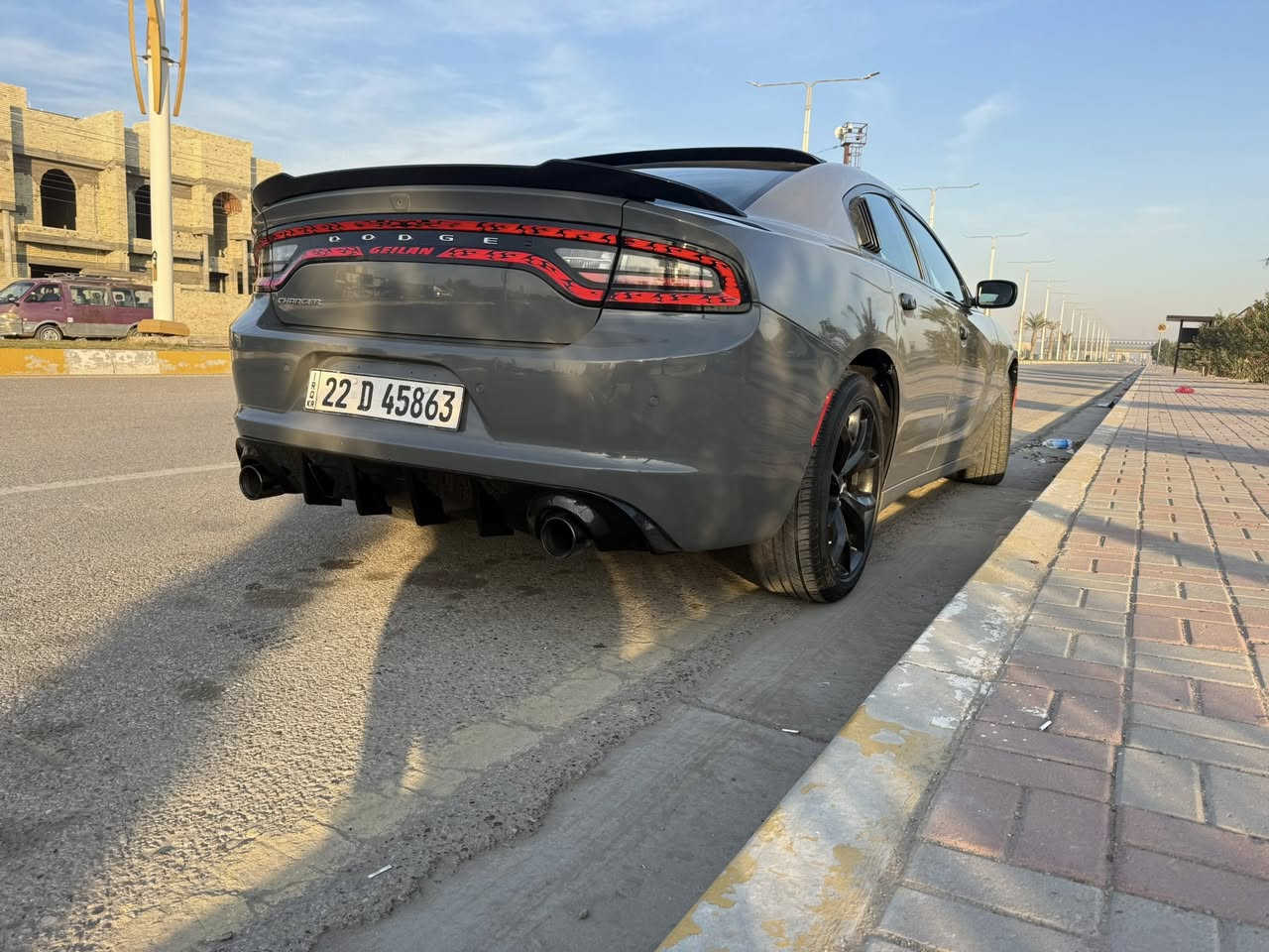 السلام عليكم 
للبيع دوج جارجر موديل 2019 
الون سمنتي 
رقم اربيل
السياره كفاله عامه من الصبغ والتبديل 
مواصفات السياره sxt 
تشغيل عن بعد 
كشنات حضن 
كشن السائق كهرباء 
عداد 260
كير محرك كله مكفول 
ممشى السياره 77 الف ميل
السعر 240 وبيه مجال 
الاتصال على الرقم ***********
***********
