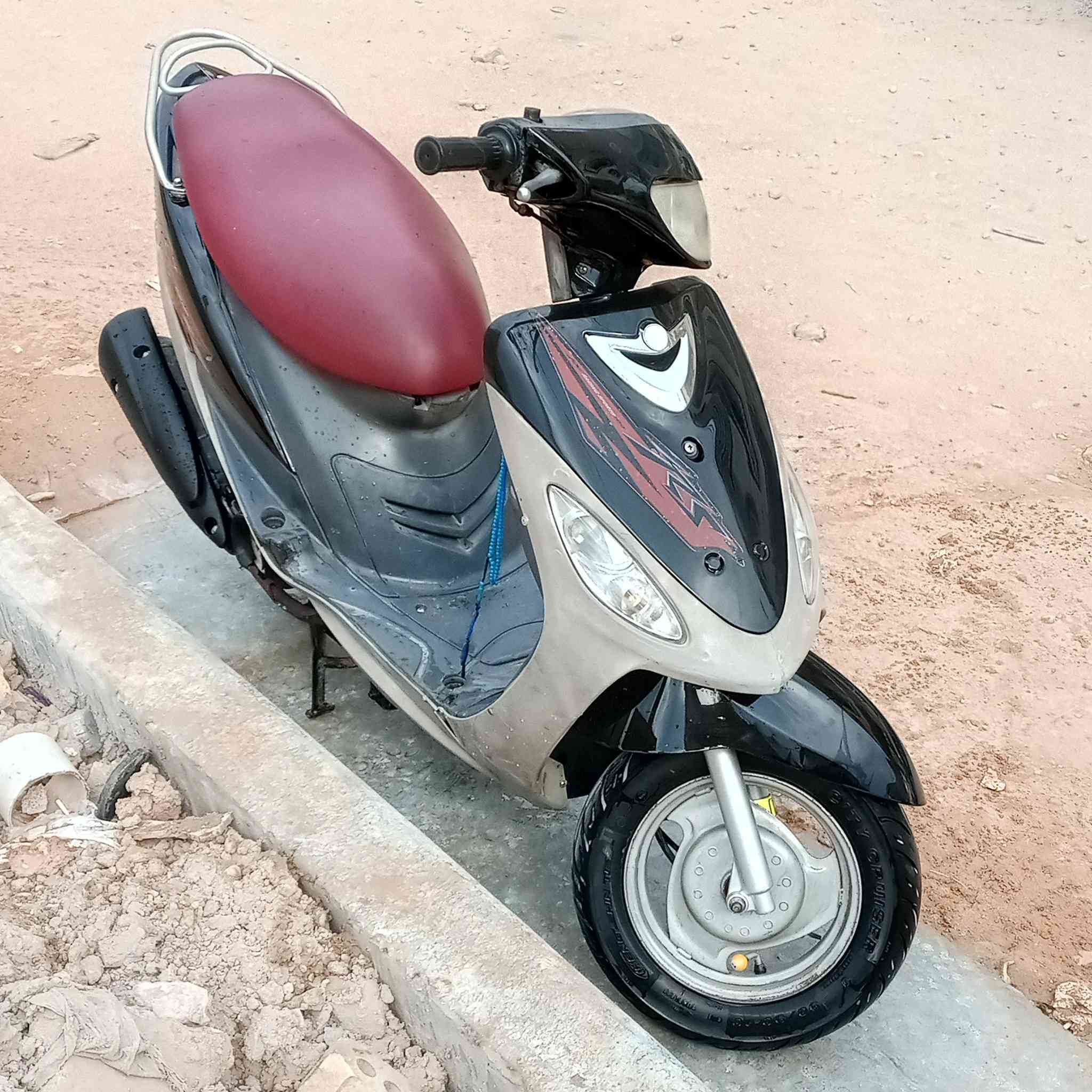 سلام عليكم دراجه ماكس للبيع دراجه جديد مكينه مامفتوحه دراجه برغي مامفتوحه بيه سعر ٧٠٠ وبيه مجال ***********
