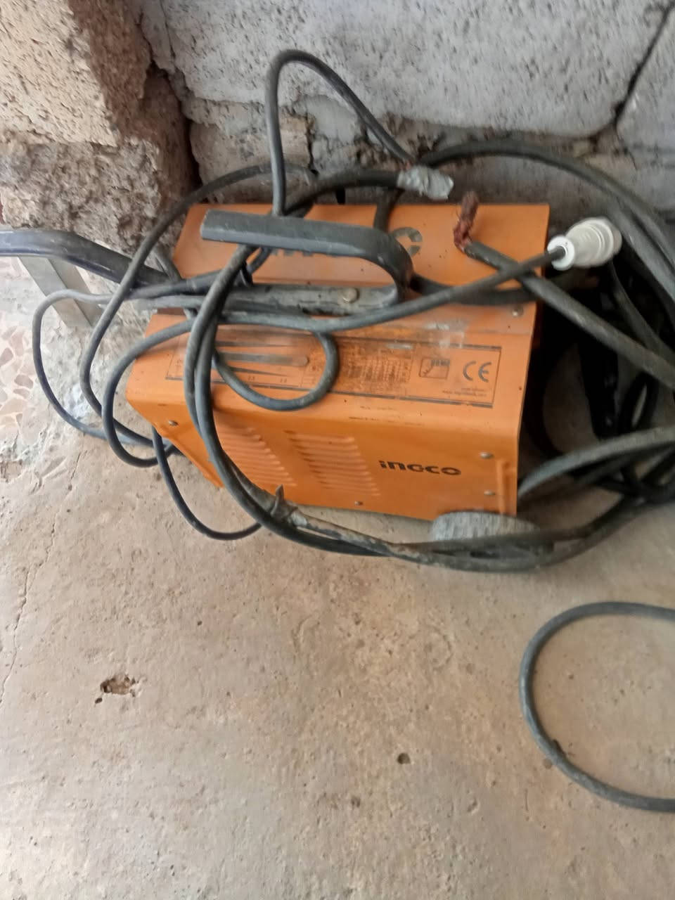 السلام عليكم
متاح كتر انجيكو حجم 2400 واط جديد شرط أقل الشهر

مكينه انجيكو حجم كبير ملف نحاس جديده كامله شغاله شرط
***********
***********
