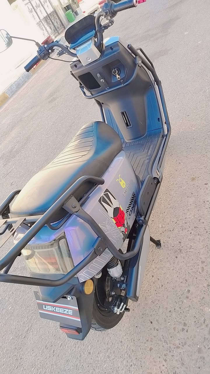 السلام عليكم 
موطور شحن للبيع 
شركة يوسكيز دبدوب 
موطور بعدة جديد 
مستخدم شي قليل 
بطاريات عدد 6 على فحص وضمان 
فول مواصفات 
نظام R بك سرع 4 
لايت زنون عالي ناصي
السعر 600 بي مجال قليل  
المكان داخل الرمادي 
الاستفسار ***********
