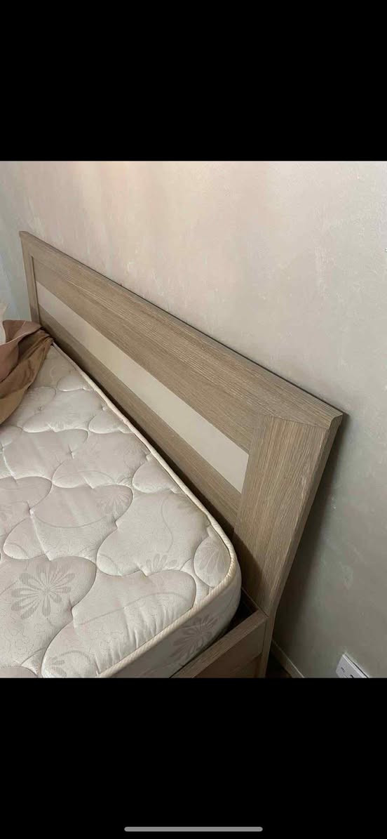 السلام عليكم 
غراض للبيع كلش نظيفات 
لغرفة سعرها 600 وبيها مجال 
المراية 160 قفل 
الطبلة 175
الاثاث كلش نظيف وجديد وتكمة مو شي خفيف


**إذا كنت صاحب هذا الإعلان وتريد حذفه لأي سبب، رجاءا أرسل رسالة إلى الدعم الفني**