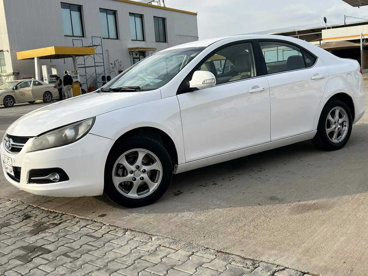 جاك موديل 2012
مةكينة زنجير مةرغوب مةكينةي بةشةرتي 10فيتةر
گير عادي تةبريت ساردو گةرم كوشن جلد جام كارةبا 
حاسةي بةگ
بي بوياغ 
سةيارةكة مالي دوستة بي مةسروفة لايت و زينون و كارةبايي بةشةرت
رةقةمي بةسةر جوة بةنزين زور زور كةم دةخوا زوريش بة هةلمةتة
نرخي 58 گةلاو معامةلةيكي كةمي تياية پارةي مازدةيةكي موديل كونة
تكاية كشتي بخوينةوة اينجا پةيوةندي بكة جوابي كومينت نادةمةوة ئةوةش ژمارةي خاوةني *********** سةيارةكة لةهةوليرة
