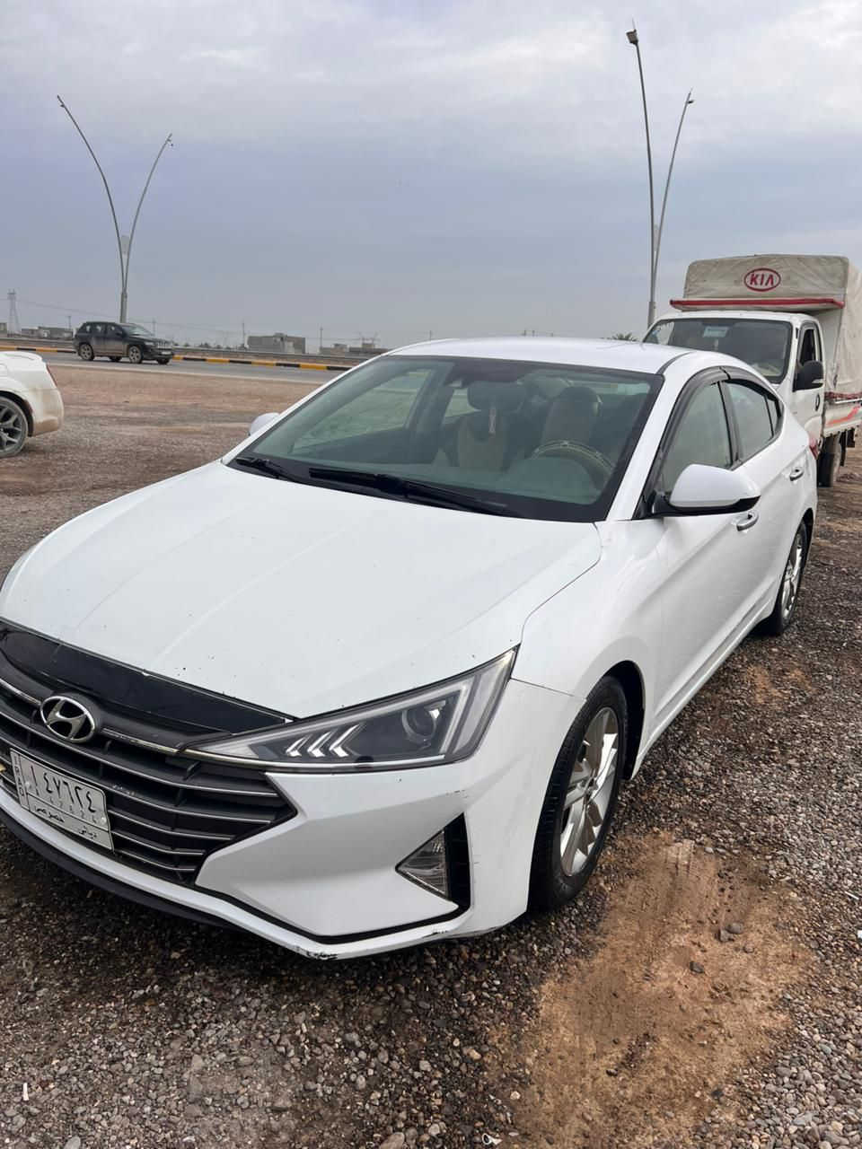 موديل ٢٠ 
رقم ديالى بسمي 
كير محرك مكفول 
تخم تاير
 باتري جديد 
محرك ٢٠٠٠ دوش 
تبريد ثلج 
ماشية ٨٢ 
السيارة ناعمه كلش وخير من الله تبارك الله
اللون صدفي 
شاشة 
تحكمات ستيرن 
ضرر بنيد 
و جاملوغ تبديل وصبغ
 بدون اي معجون 
ضرر الخارج مرفق بالصور
شاصي مكفول  
مكان السيارة ديالى الخالص 
*********** واتساب او اتصال 
السعر ١٢٩ وبيها مجال للشراي
