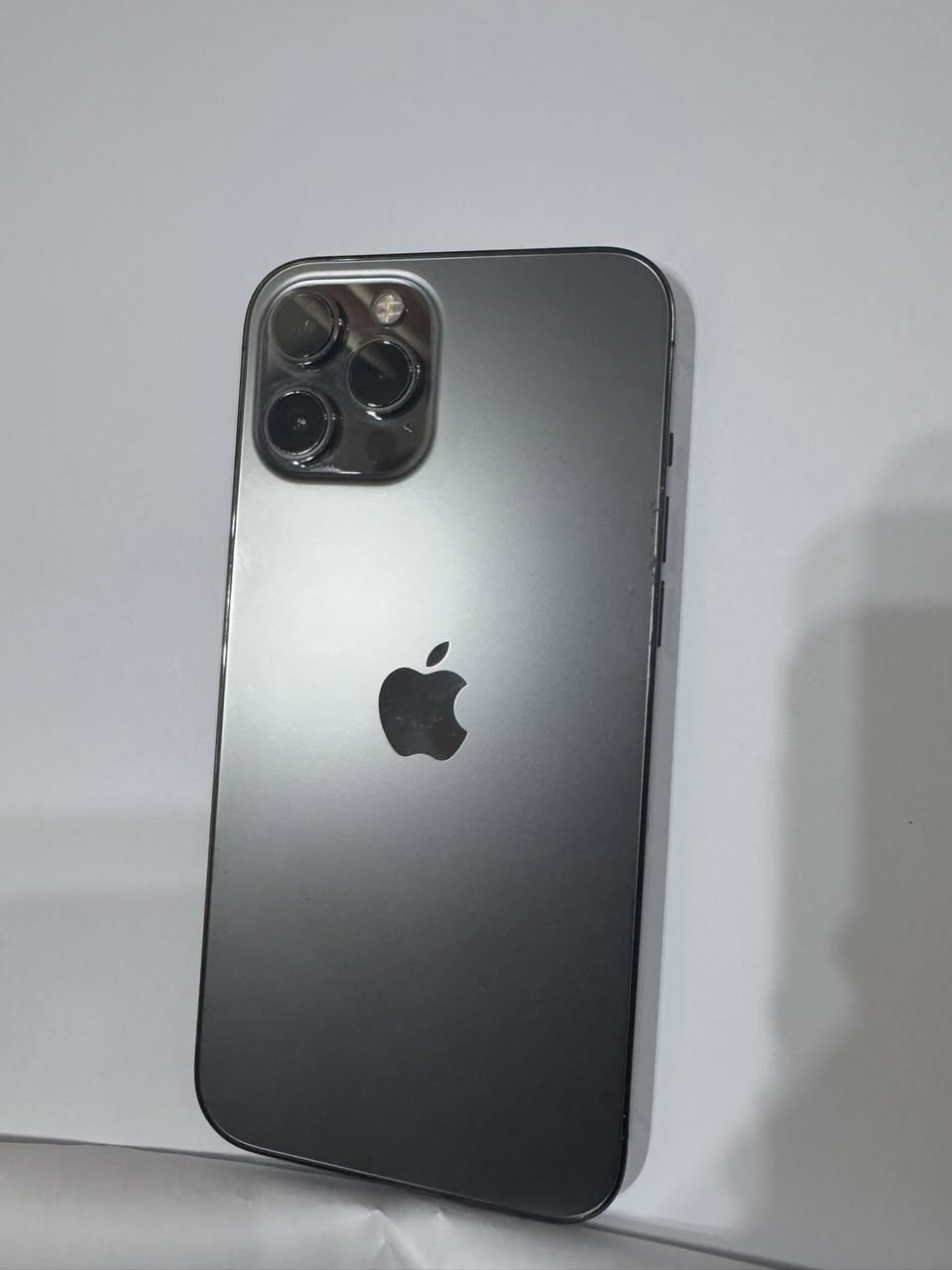 ايفون ١٢ برو ماكس
ذاكرة ٥١٢ 

بطارية ٨٢ 

امريكي شريحة واحدة 

سعر ٧٥٠ وبي مجال قليل 

للاستفسار 

***********

جهاز نظيف كُلش
