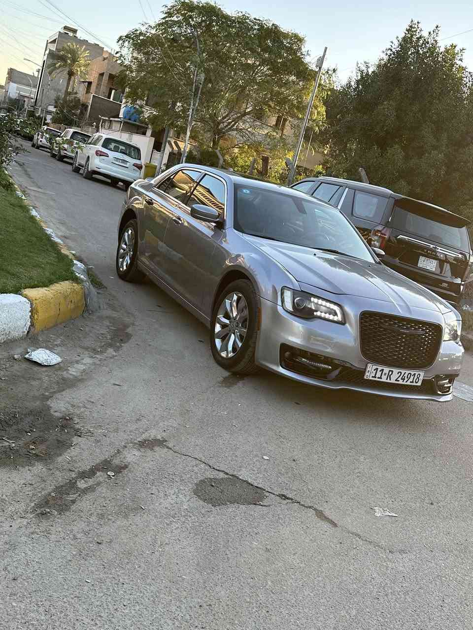 السلام عليكم
للبيع فول C300 اوباما مديل 2016 فور ويل مواصفات كشنات حار بارد مري قلاب بانوراما برده كهرباء كشنات جلد قلاب برده خلفية باقي المواصفات معروفه مكينه 3.600.        ماشية 117 
وحادثها موضح بالصور بالقماره وبالعراق بابين وباب خلف السائق صبغ فقط بدون حادث السعر 178 هاتف ***********
